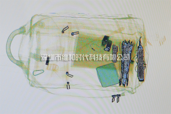 XIS進口X光機背包掃描展示圖
