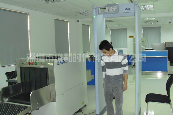 上海信息管理學(xué)校航空班采購(gòu)1臺(tái)HI-PE安檢門用于教學(xué)[圖文]