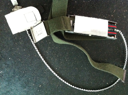 廣州機(jī)場CEIA進(jìn)口金屬探測(cè)門安檢員攔截皮帶偷牌器[圖]