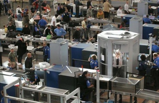 美國機場HI-PE進口安檢門通道及PD140V安檢員檢測手法[圖]