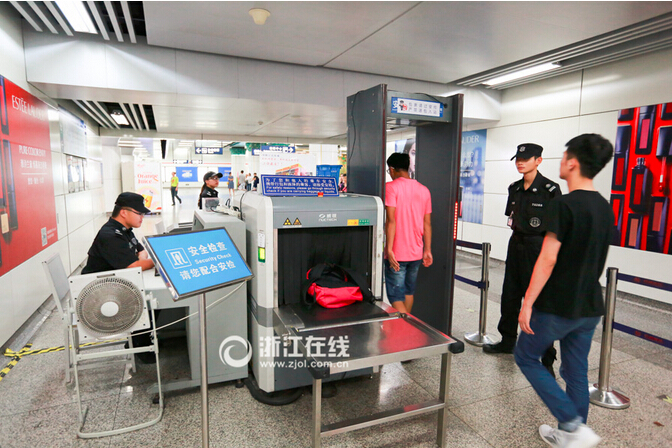 杭州地鐵安檢升級 乘客需過安檢門