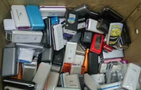 金屬探測門的妙用案例:首都機場安檢查獲音響式充電寶.jpg 金屬探測門的妙用案例:首都機場安檢查獲音響式充電寶.jpg