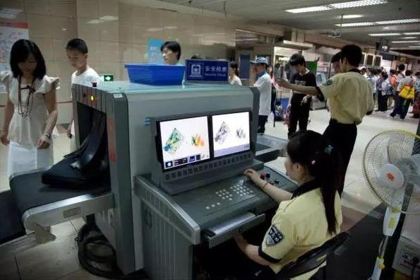 上海地鐵安檢機檢測為什么這么嚴?.jpg 上海地鐵安檢機檢測為什么這么嚴?.jpg