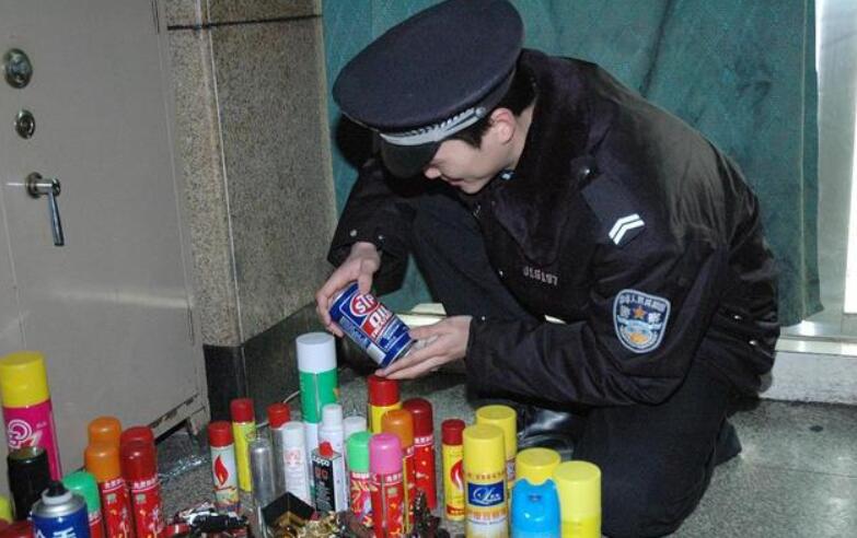 5-笫一次坐飛機登機流程 安檢門安檢注意事項.jpg 5-笫一次坐飛機登機流程 安檢門安檢注意事項.jpg